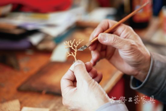 枝干雕刻大致完成