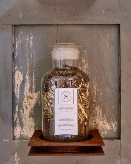 用于储存粪便的罐子