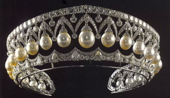 　俄罗斯皇后玛丽亚费多罗芙娜的珍珠钻石王冠