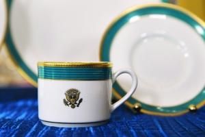 白宫国宴使用的杯子和盘子