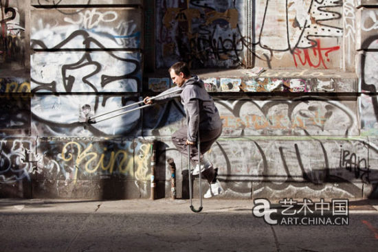 Shaun Gladwell 《双重平衡动作》 2010年