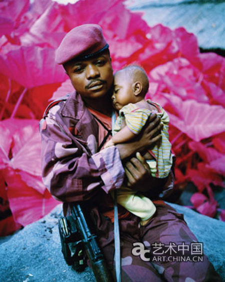 Richard Mosse 《抹大拿与子》 2012年