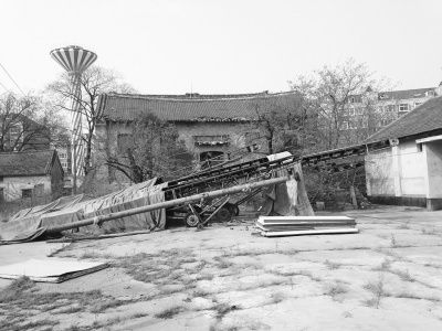 破败不堪的卢医庙山门