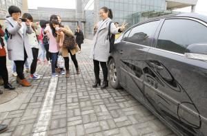 与“和谐号”合个影