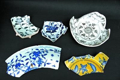 故宫南大库消防管道改造抢救性考古发掘出土的瓷器残件