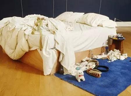 翠西·艾敏(Tracey Emin)装置作品《My Bed》