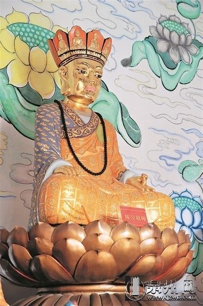 德化赤水狮峰岩，相传陈公祖师金像也是肉身佛。