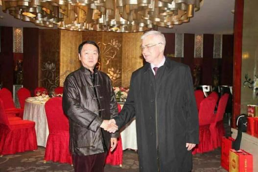 奥列格·焦明与张少石在润江南大酒店