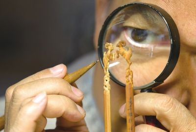 台湾艺术家微雕两岸小羊