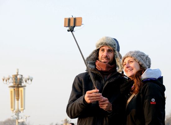 “自拍”在欧美的美术馆和博物馆里逐渐成为一种潮流。