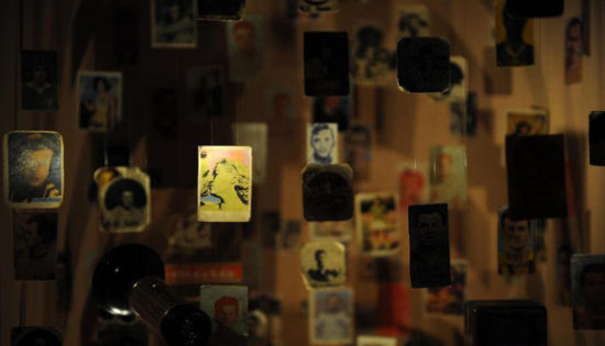 展窗内陈列的老照片