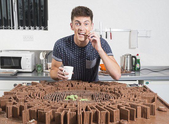 道格·阿姆斯特朗根据电影《迷宫行者》产生了这个新奇的想法。