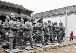 泥塑艺人打造“水浒”108将 每个身高近2米