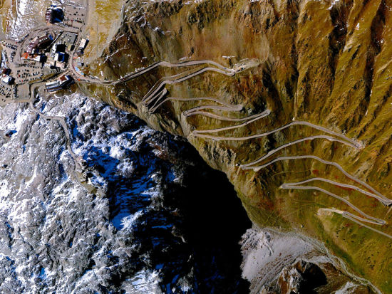 　意大利阿尔卑斯山北部的斯泰尔维奥山口