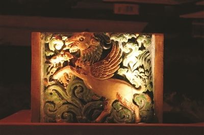 羊饰琉璃构件。