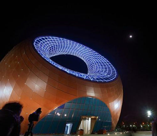 无锡奇异建筑“紫砂壶”