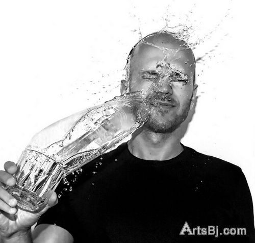 没有人比摄影师更懂得自拍