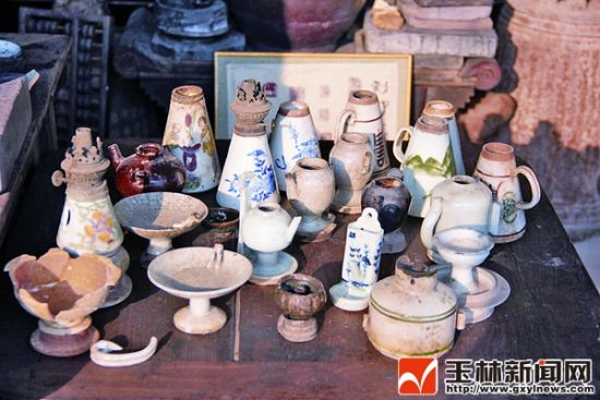 黎先生收藏的形形色色的油灯