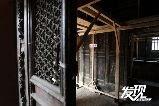 公输堂在2001年被列为国家重点文物保护单位。杨金纬每天都要从县城赶过来，仔细检查一番，防患于未然。
