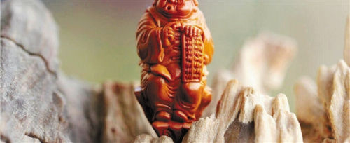 女子买象牙雕刻出售被批捕