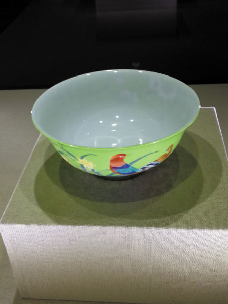 薄如纸的雍正时期的瓷碗