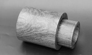 大笔筒中还有小笔筒。