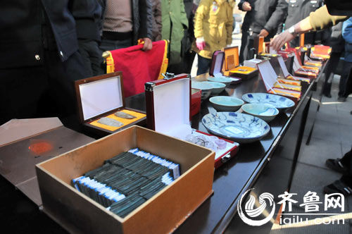 退赃大会上的部分古玩