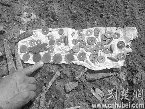 河滩上收获的“宝贝”