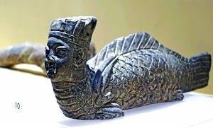 隋唐五代南唐的人首鱼身俑。