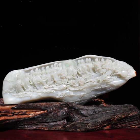 《大爱如天歌》玉雕 图片来源于网络 新浪收藏配图