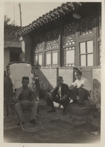 1930年野口勇（右）在北京留影 野口勇博物馆供图
