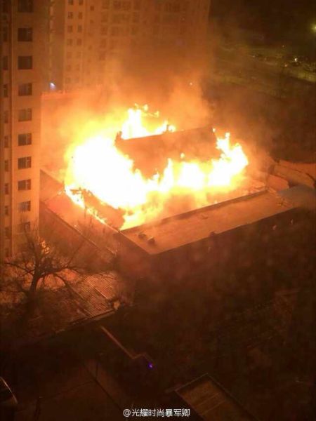 太原千年伏龙寺突发大火被烧毁 