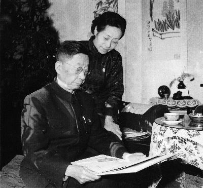 老舍夫人曾磕头拜齐白石为师 后成师傅“代言人” 