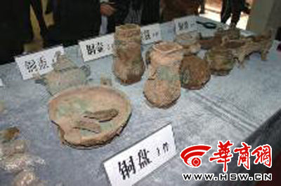出土的青铜器造型精美 本组图片由华商报记者 周金柱 摄