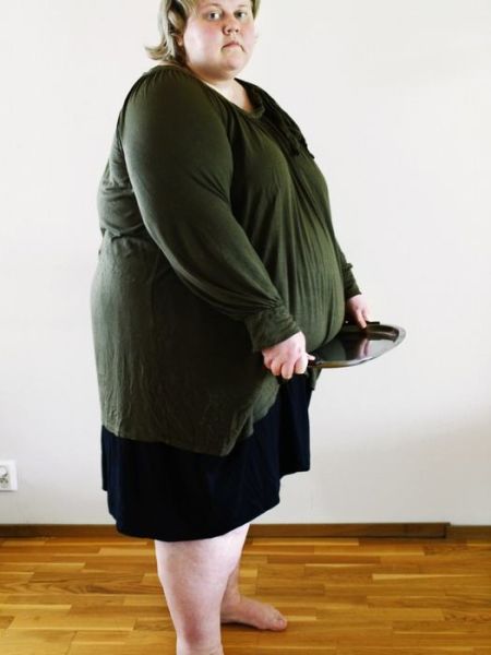 芬兰肥胖艺术家拍搞笑照片博众人一笑