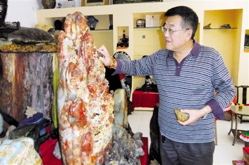 民间奇石藏家崔树东