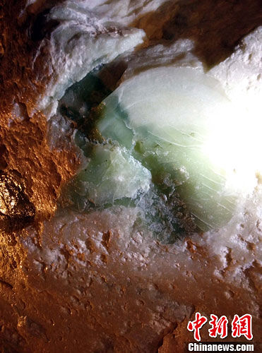 图为玉石局部特写。中新社发 杨光 摄