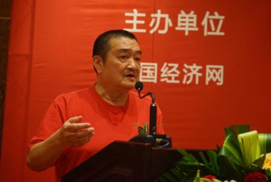 中国艺术研究院博士生导师、中国画评委陈绶祥