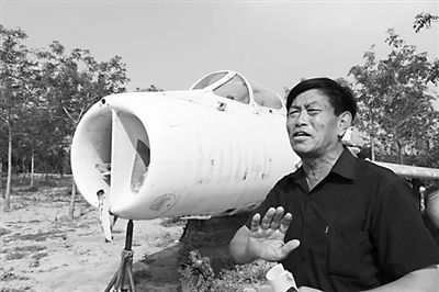 张长生和他收藏的飞机