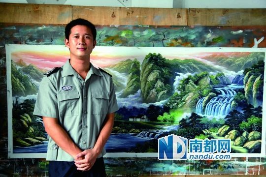 他是坪山油画界里跑步最快的，也是跑步圈中画画得最好的。