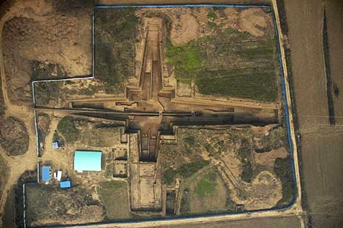 俯瞰西安财院秦墓（陕西省考古研究院 图）