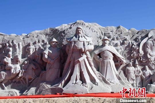 图为固始汗主题雕像。 乌席勒 摄