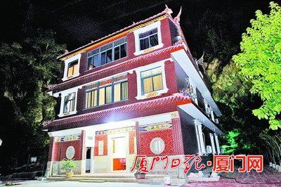 古厝的门楣、窗花、檐边几乎原样重现。