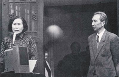 　　1994年廖静文出席中央美术学院校庆活动并致辞。