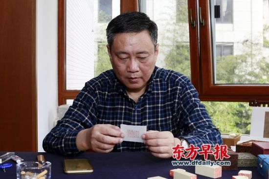 廉亮　　上海工美拍卖总经理，金石癖。私藏象牙闲章二三十方，以此玩乐。　　本版图片 雍凯