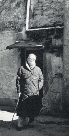 1986年11月，青山杉雨访上海松江董其昌家族祠堂