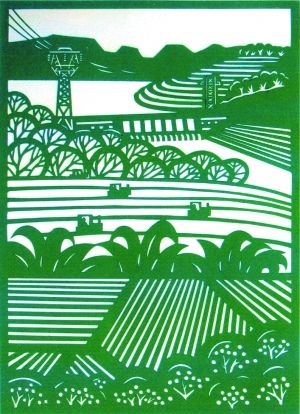 《南粤大地》。在题材上，陈秋英有所突破，比如创作风景题材的剪纸，这是传统剪纸甚少出现的，这主要体现在以云南风景和广东沿海风光的系列作品。陈秋英说广东的湖水、榕树、果树、鹅群和民俗给自己留下了深刻印象，