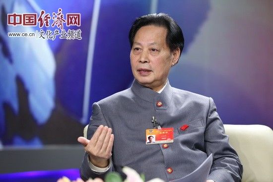 全国政协委员、中国法治诗书画院院长汪国新 中国经济网记者裴小阁 摄