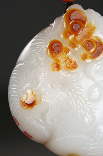 中国玉雕石雕作品“天工奖”银奖作品《缘定金秋》