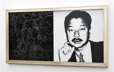 ③安迪·沃霍尔作品《肖像》，1985年